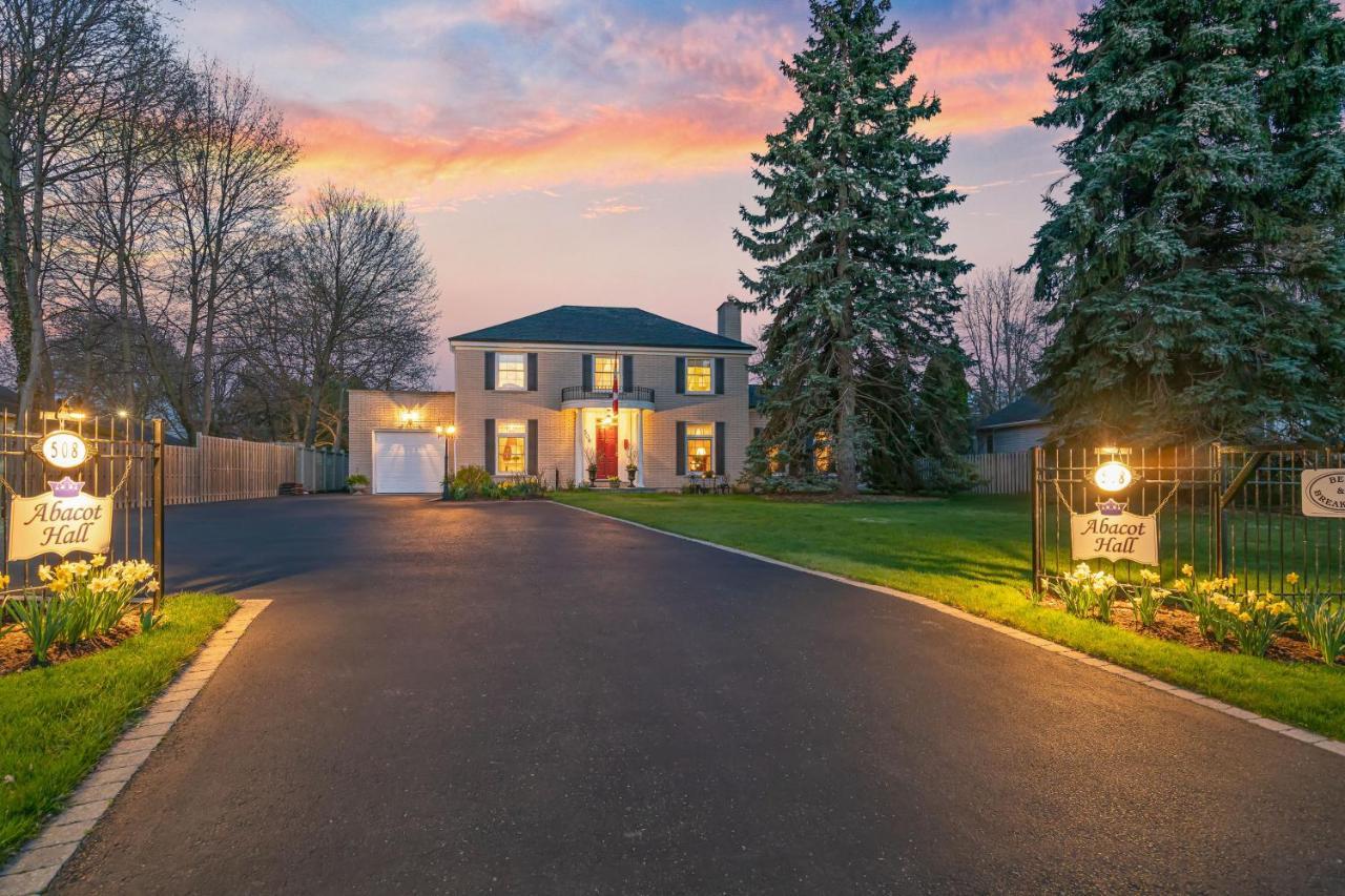 Abacot Hall Bed & Breakfast Niagara-on-the-Lake Екстер'єр фото