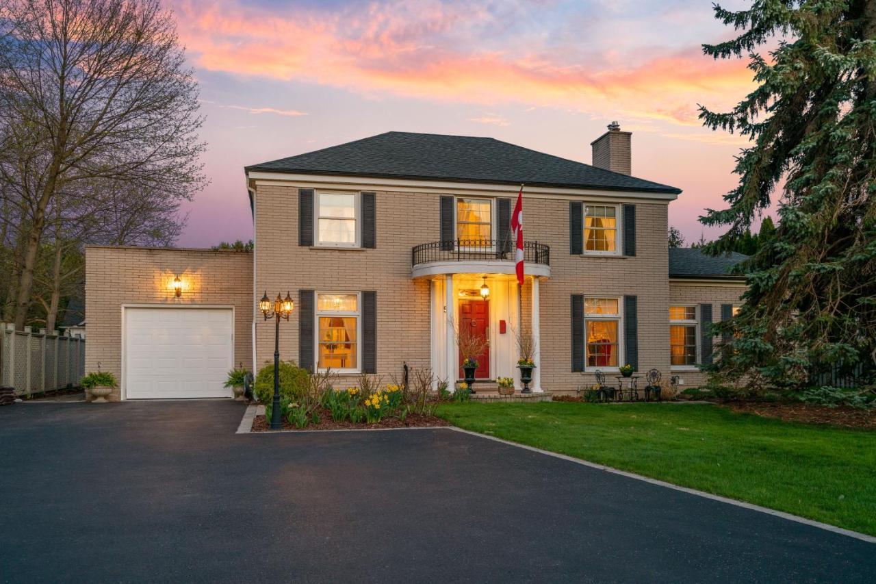 Abacot Hall Bed & Breakfast Niagara-on-the-Lake Екстер'єр фото