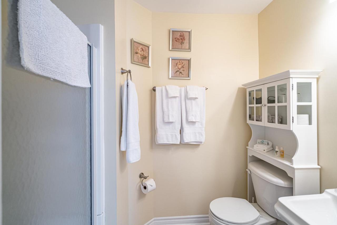 Abacot Hall Bed & Breakfast Niagara-on-the-Lake Екстер'єр фото