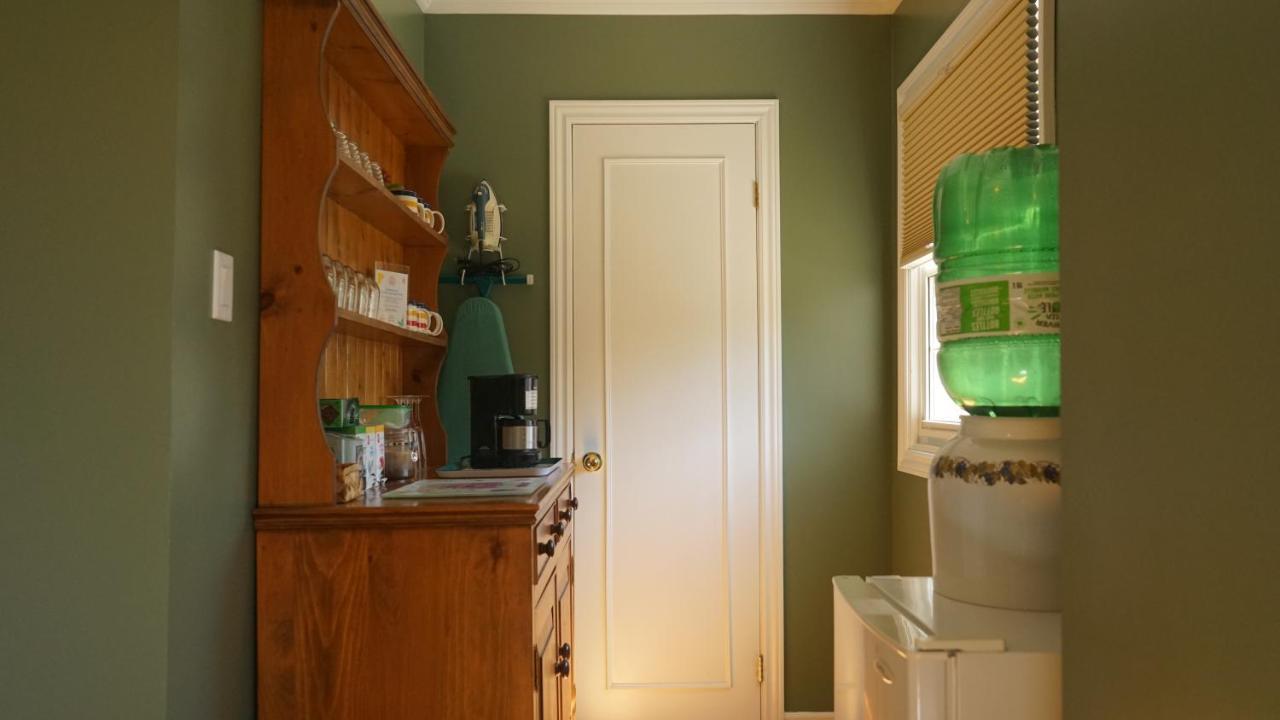 Abacot Hall Bed & Breakfast Niagara-on-the-Lake Екстер'єр фото
